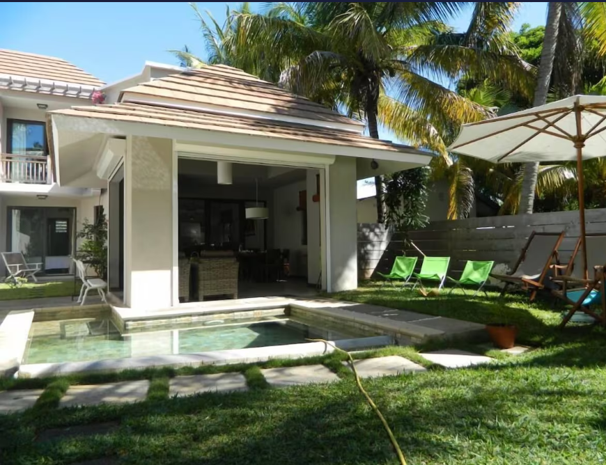 Modern Villa with service,Exceptional beach, private swimming pool